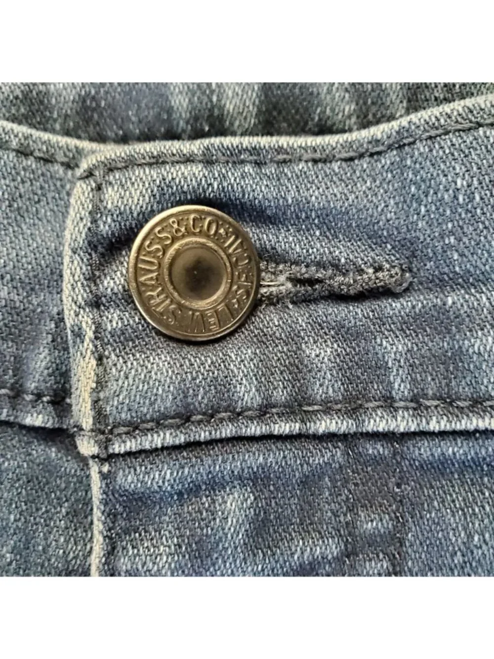 Levis Jeans Mens 40x32 Blue 541 Athletic Fit Mid Rise Stretch Denim *Read*